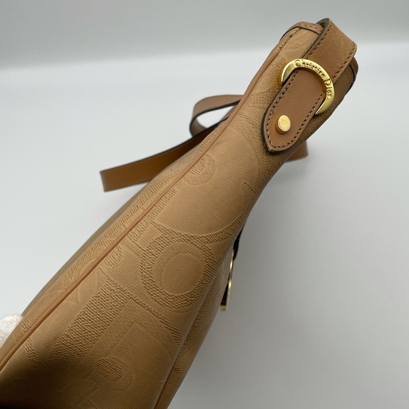 Dior - Picture 2 of 16